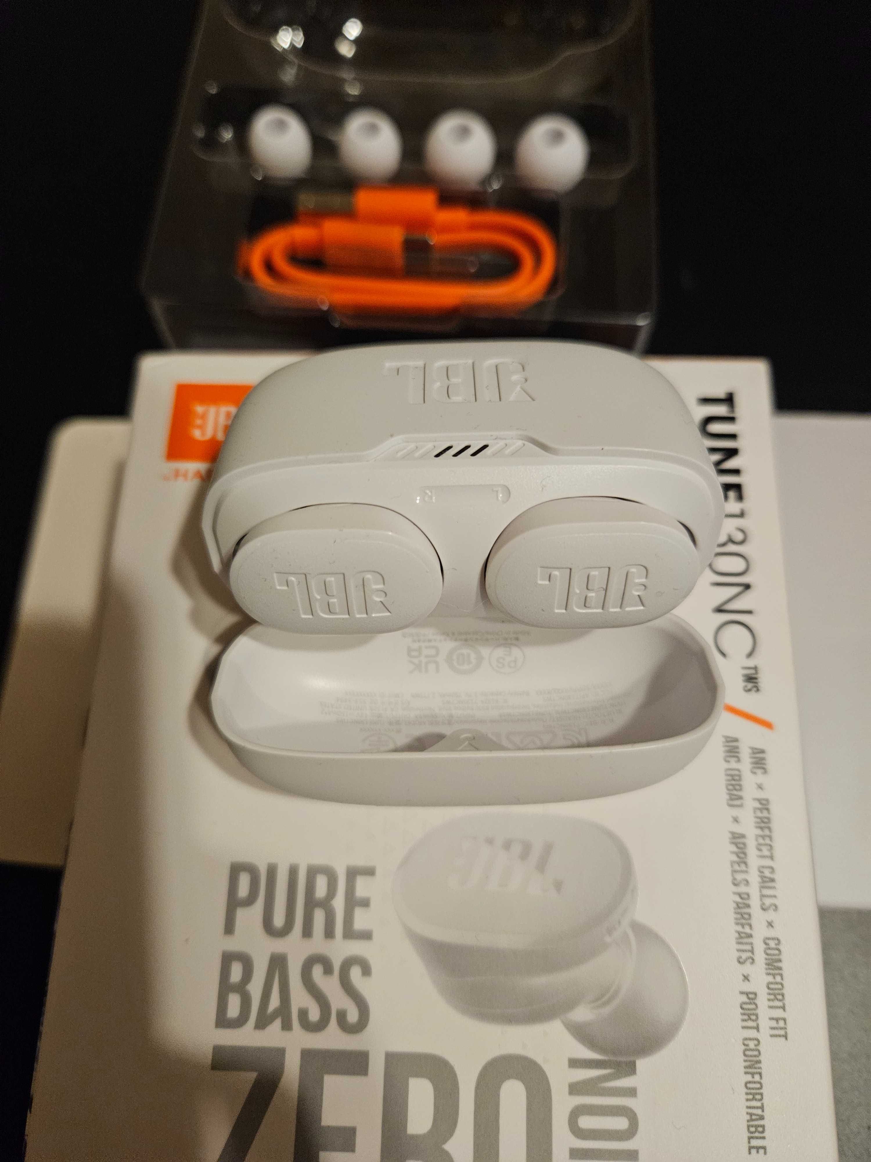 słuchawki bluetooth JBL pure bass, active noise cancelling, białe