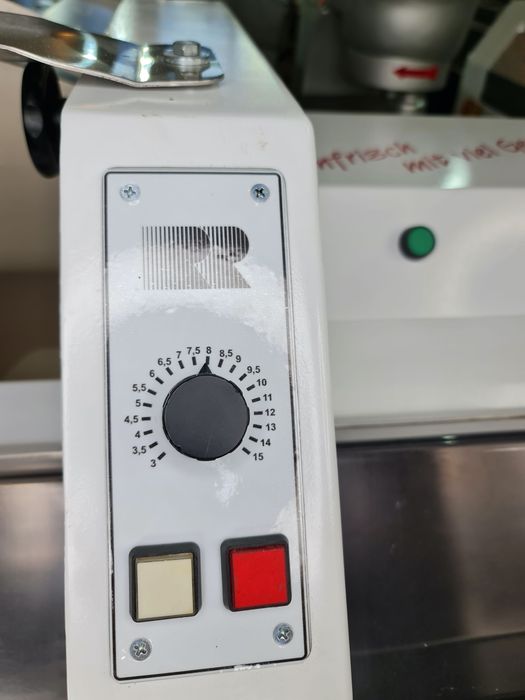 Слайсерна Хлеборезка для сухарикiв c регулировкой  Rösen Robbert NEU