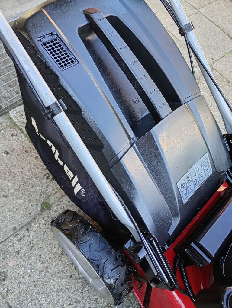 Kosiarka spalinowa Einhell z napędem odpalana na kluczyk