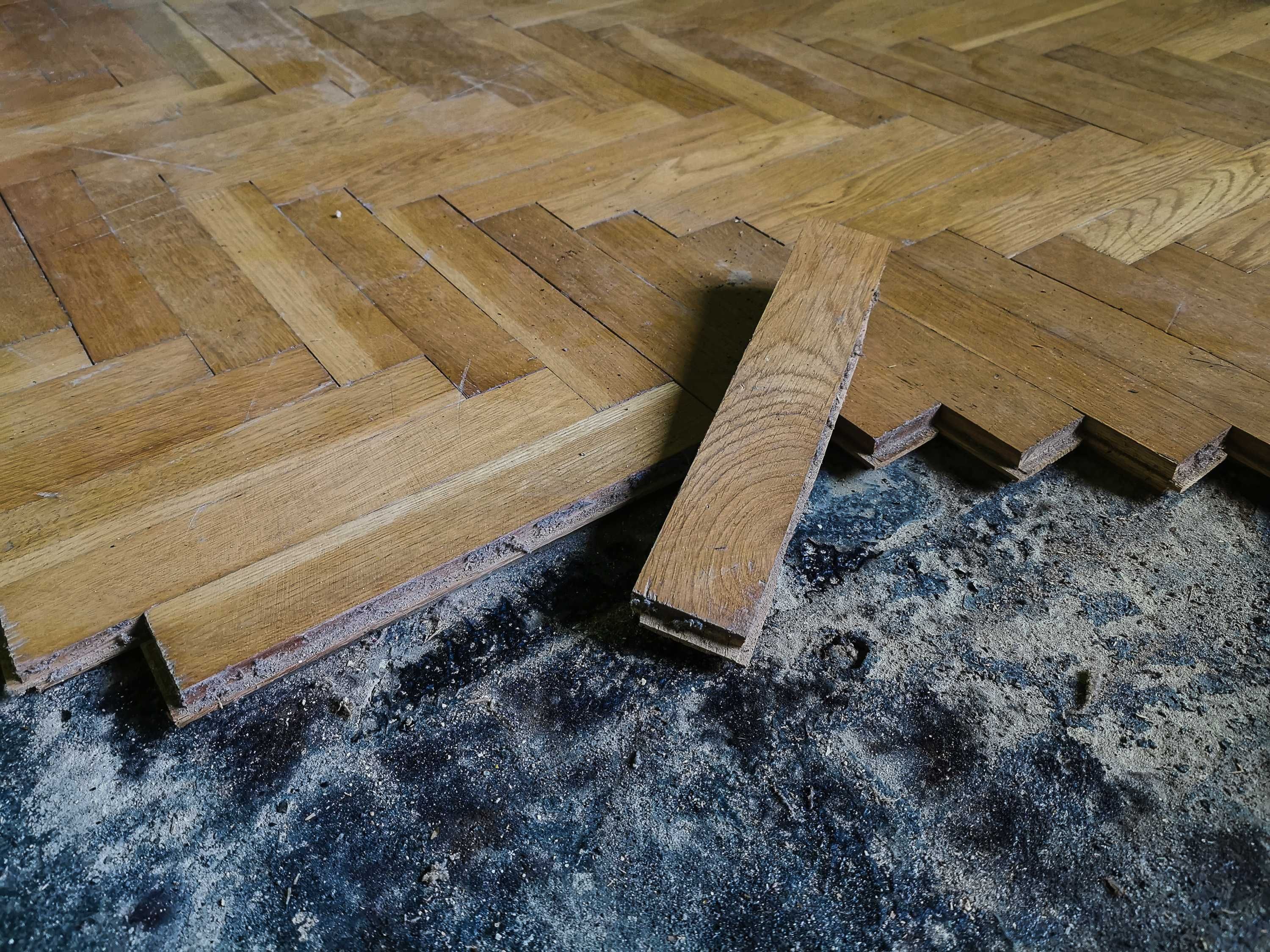 Parkiet jodełka klepka podłoga drewniana 25x4,5 30x6,5 45x4,5
