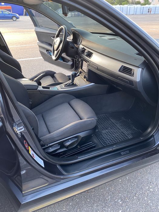 Продам BMW E90 330XI 2006р.