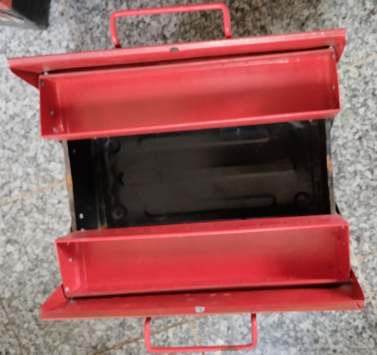 2 caixas de ferramentas da marca facom sem ferramentas