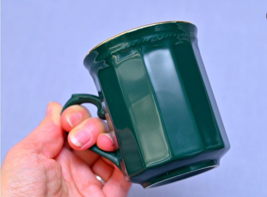 piękny porcelanowy kubek