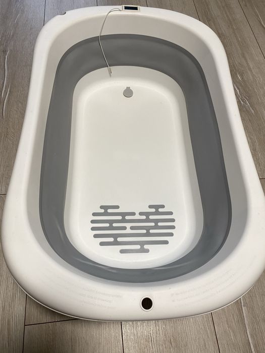 Ванночка для немовлят з термометром