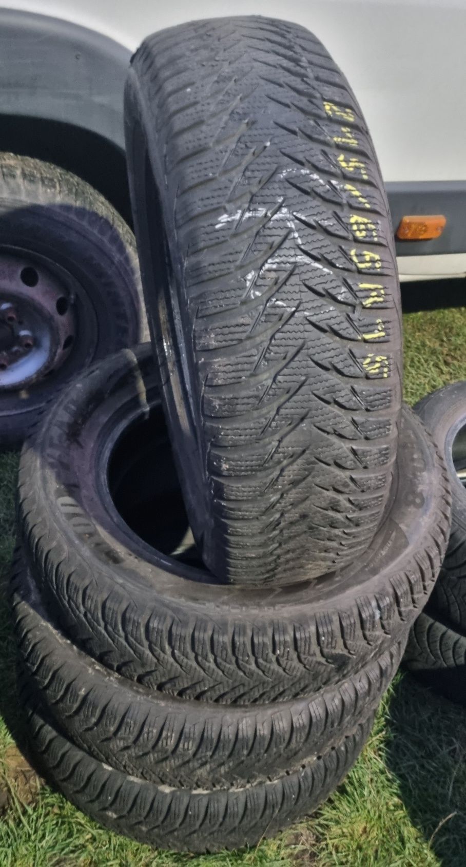 Opony zimowe Goodyear 215/65R16