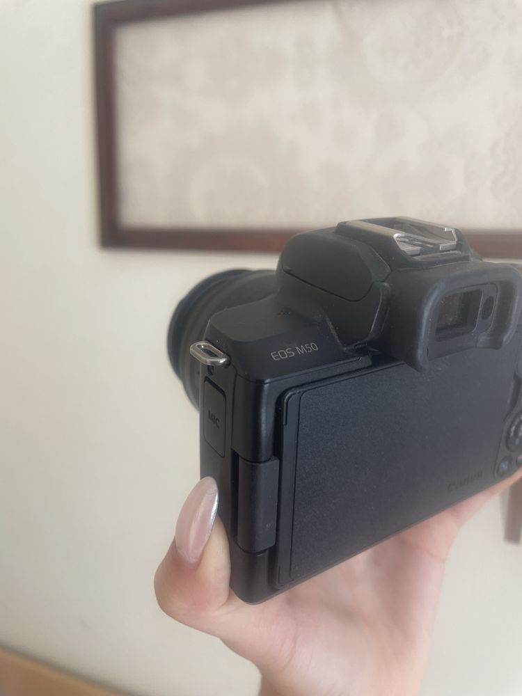 Камера Canon EOS M50 + обʼєктив