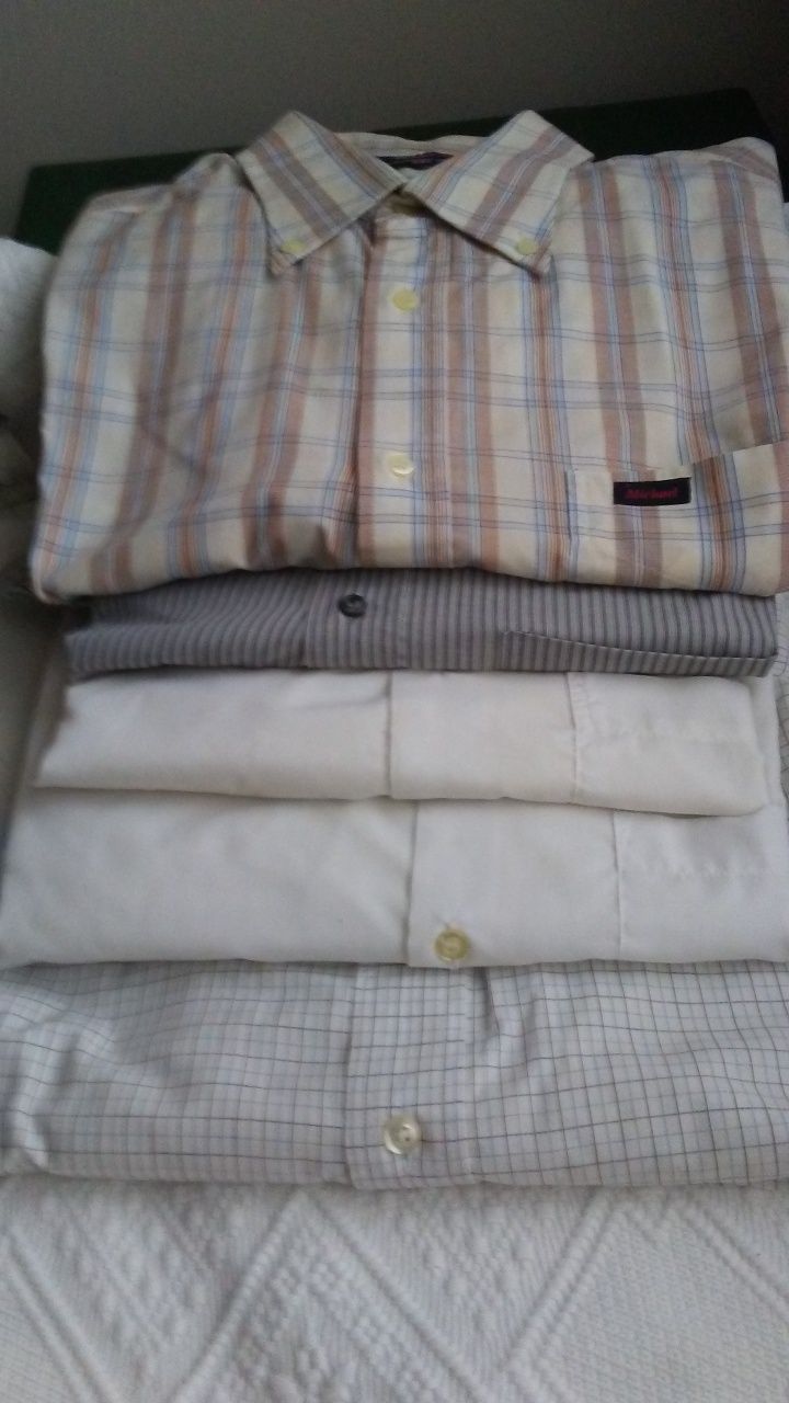 Vendo lote de cinco camisas.