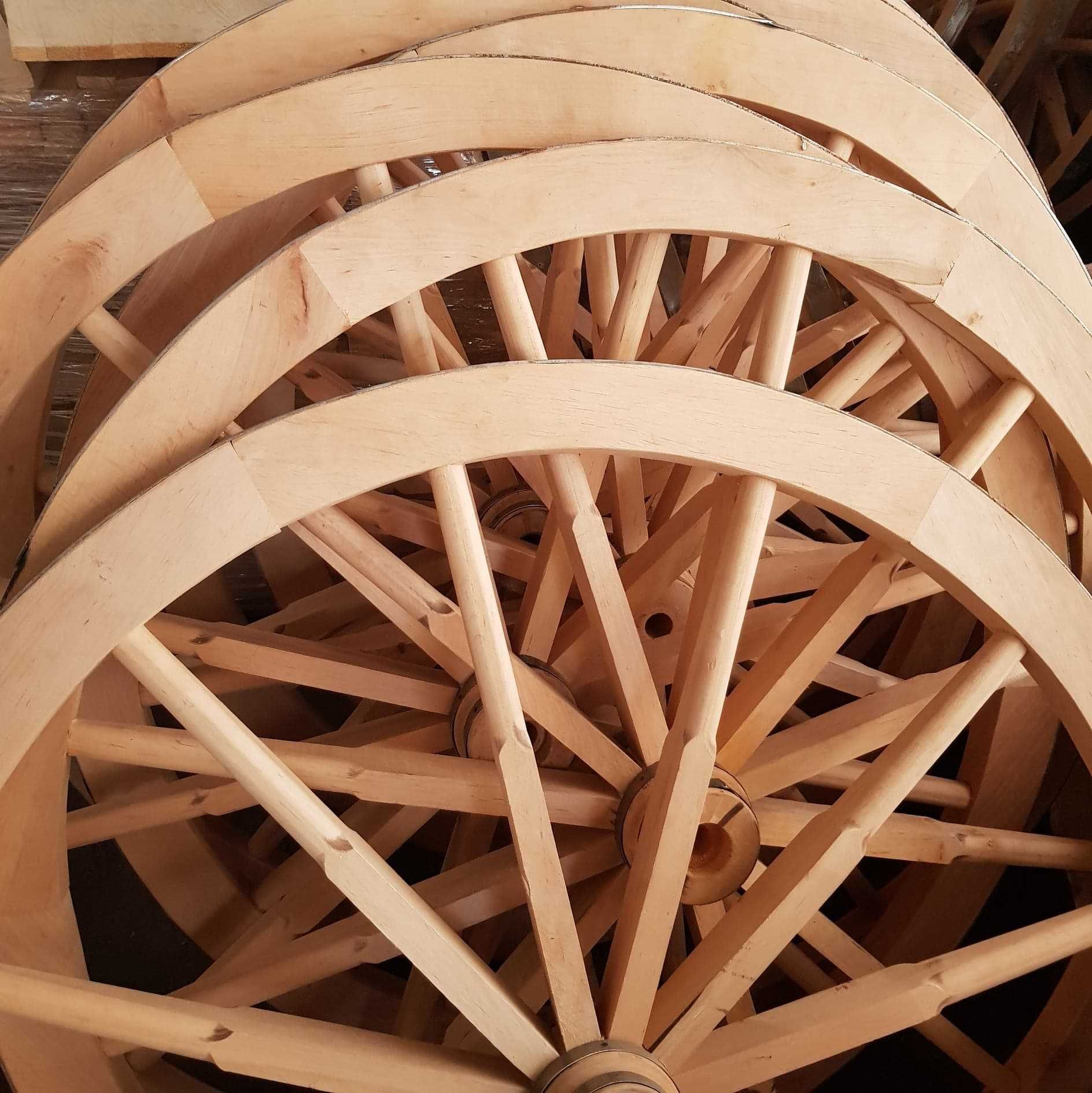 Koła drewniane wyjątkowa ozdoba, producent wyrobów z drewna
