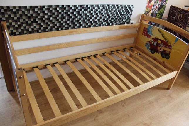 Łóżko piętrowe dla dziewczynki i chłopca