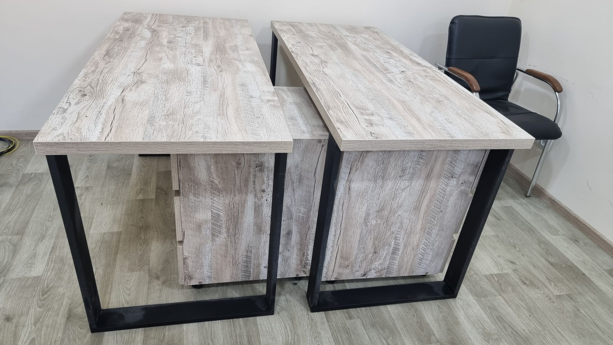 Продам офісні меблі