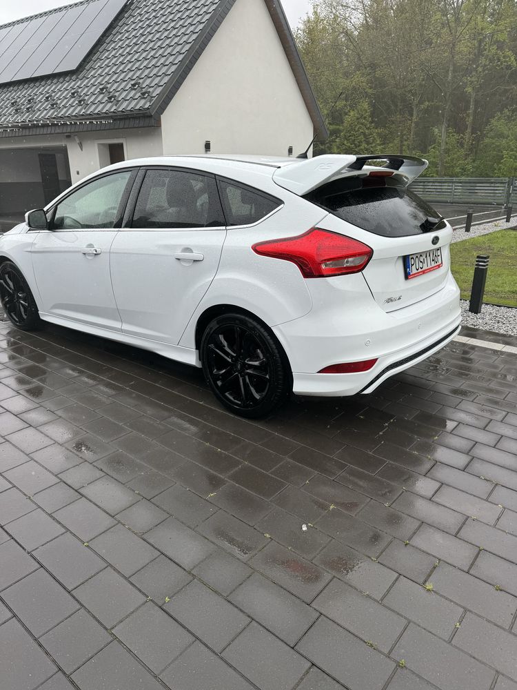 Ford Focus mk3   ST line 1.5 TDCI 2017 R