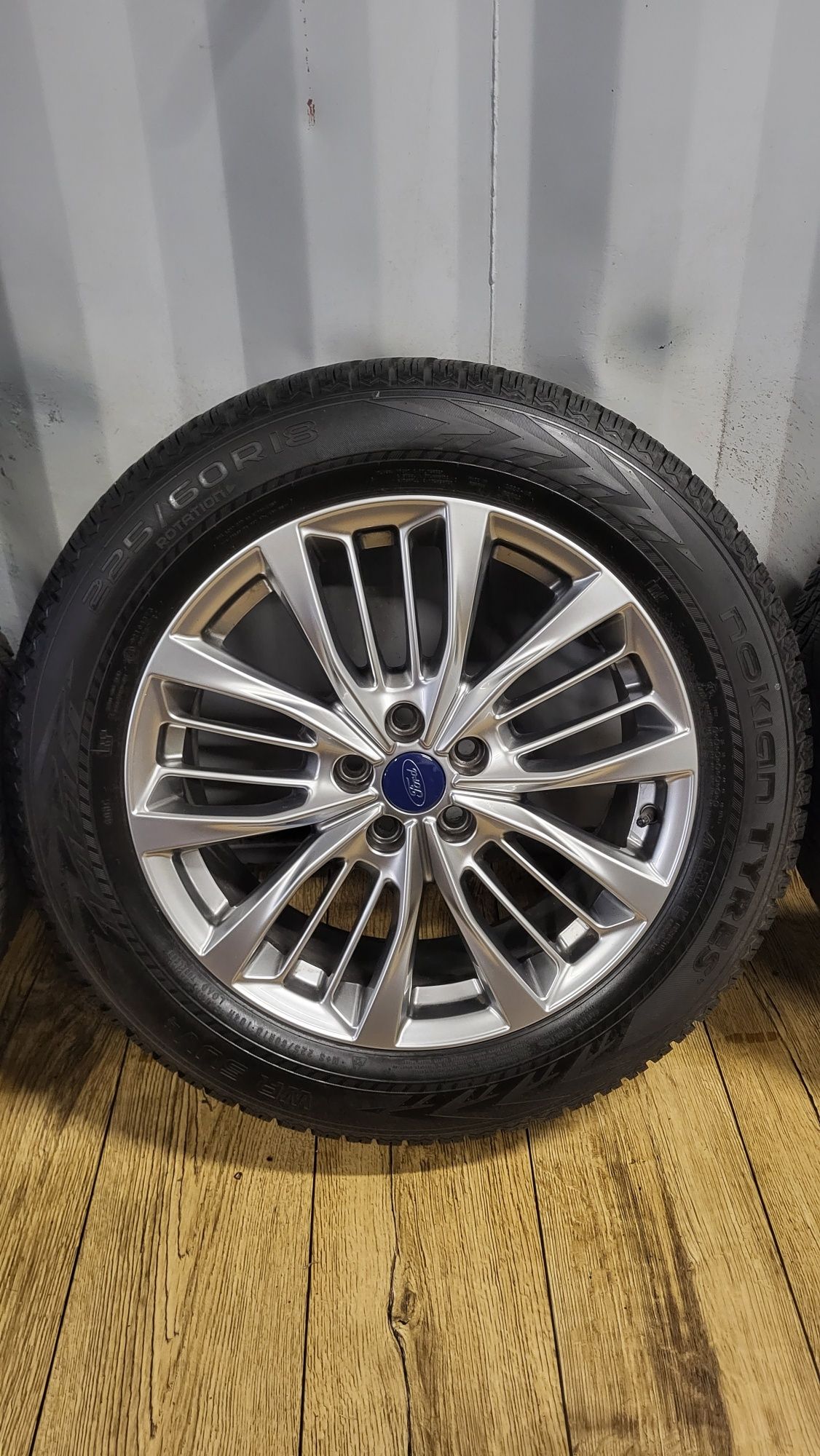 Felgi Ford 18" 5x108 z oponami 225/60 R18 Kuga MK3 ST-Line Vignale