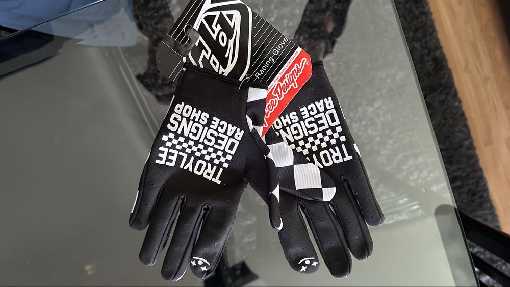 Luvas Troy Lee designs NOVAS