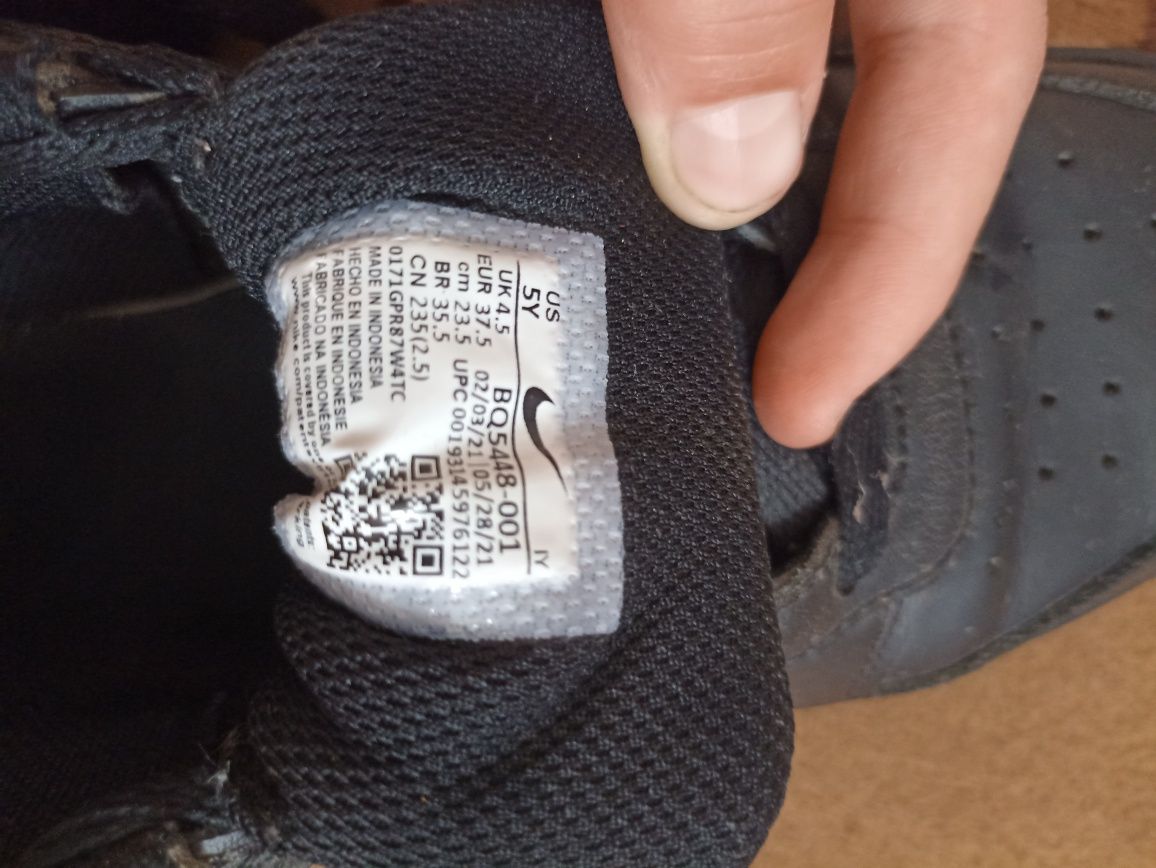 Продам кросівки nike