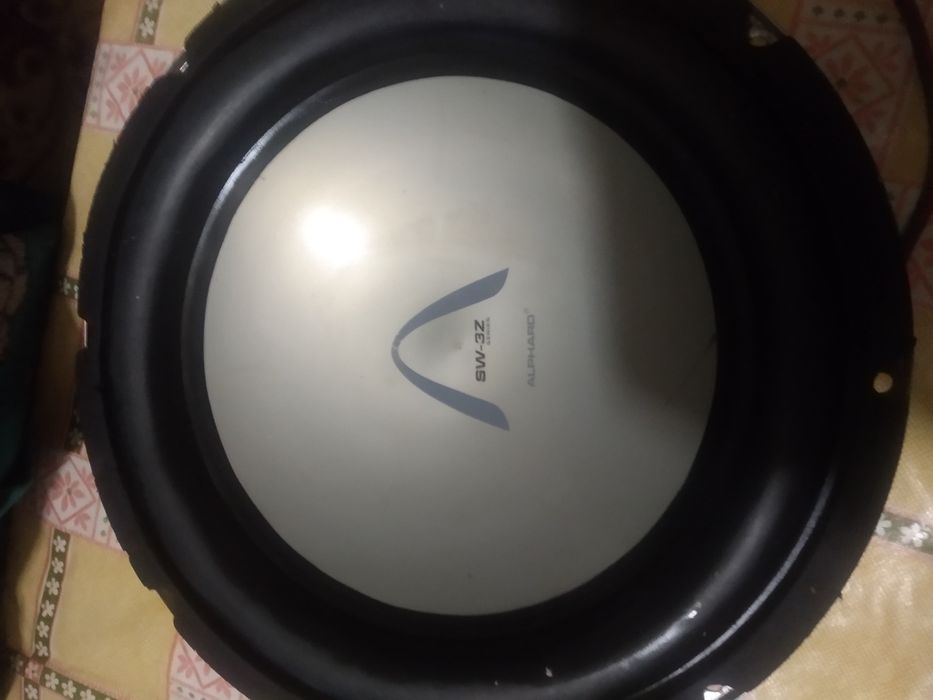 Продам сабвуфер.
