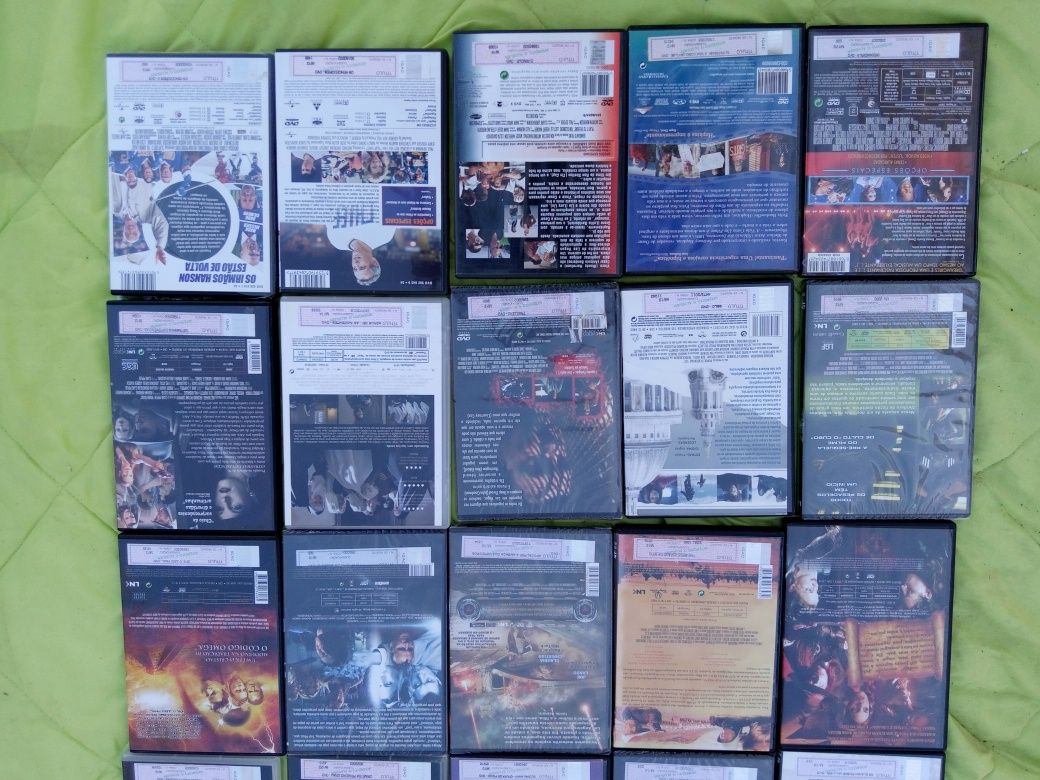 30 DVDs incluindo