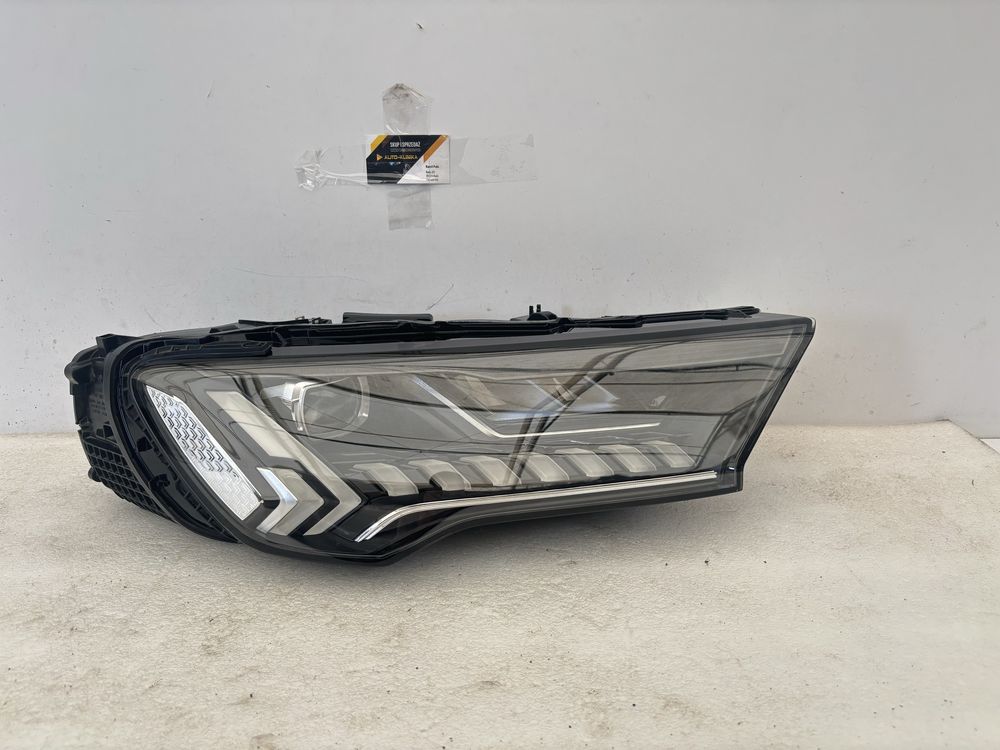 Audi Q7 4M 4M0 lift lampa prawy przód prawa przednia Matrix