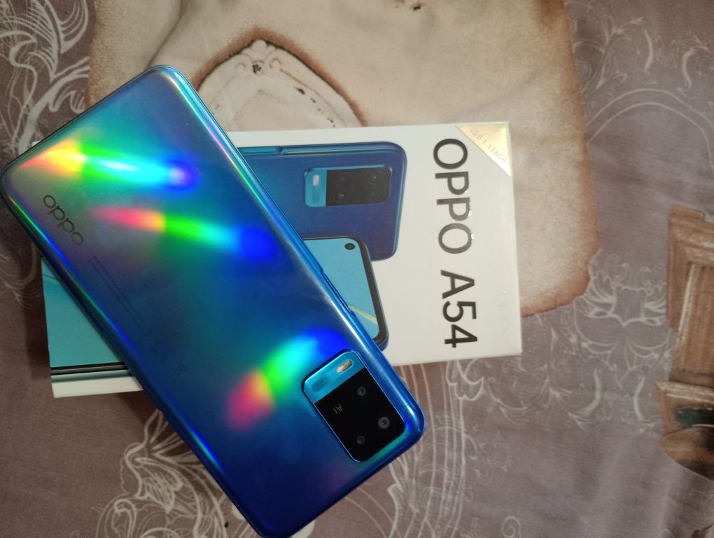 Продам срочно смартфон Oppo a54