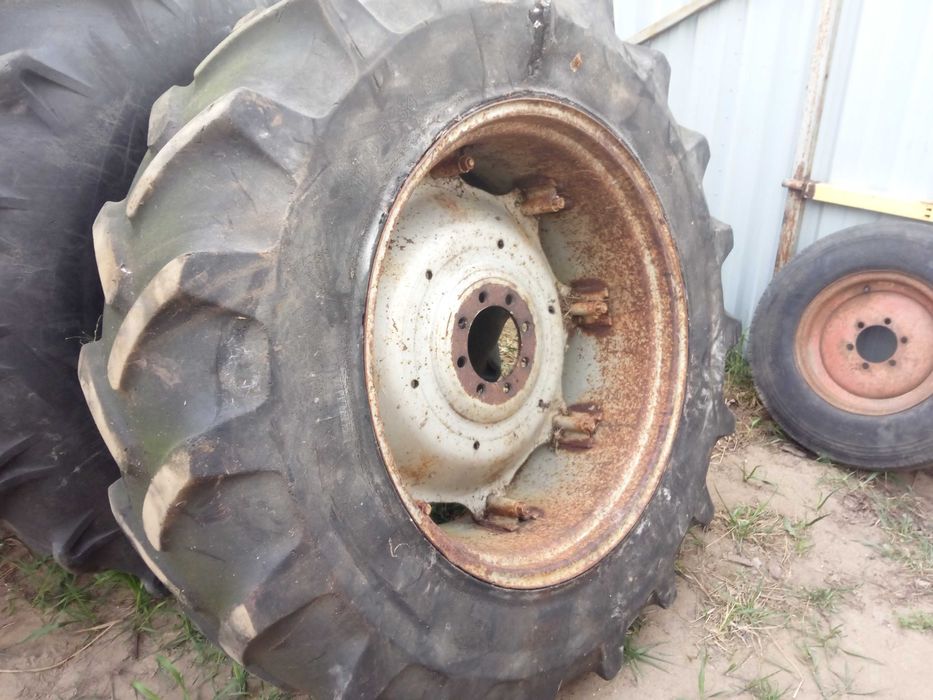 Deutz DX 85 Felga koło 16,9R34 Massey Ferguson John Deere 18,4r34