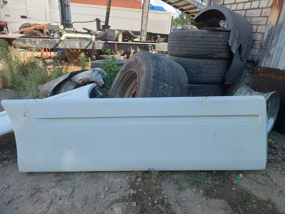 Межосевые спойлера Рено Магнум