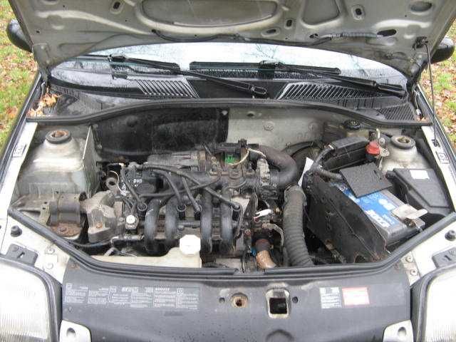 Renault clio 1149cm 2001r na czesci
