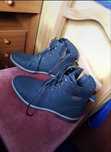 Botas com atacadores