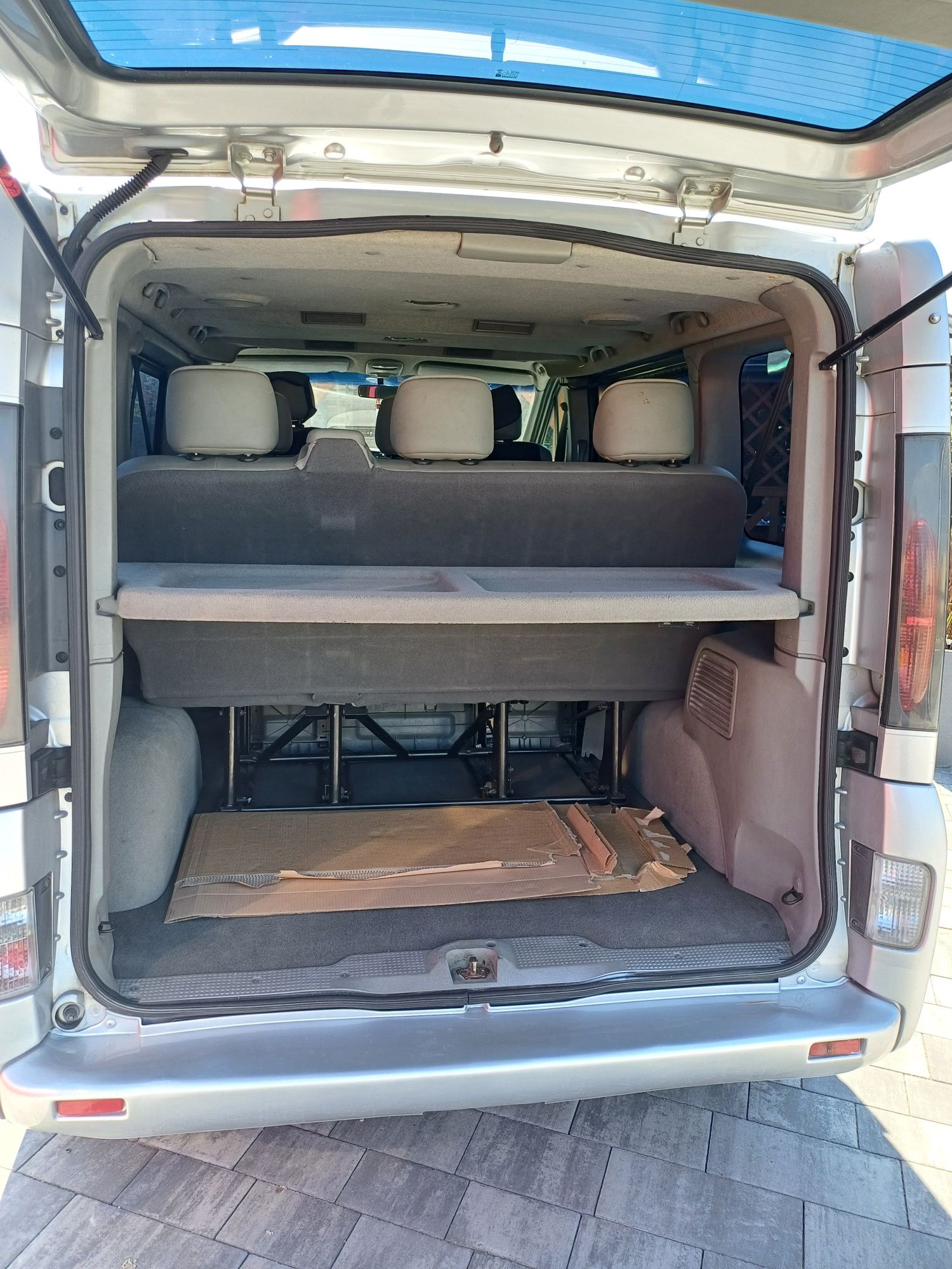 Opel Vivaro Trafic Tour 7 osobowy 2x Klima 1.9Cdti 100KM 19 Lat Własci