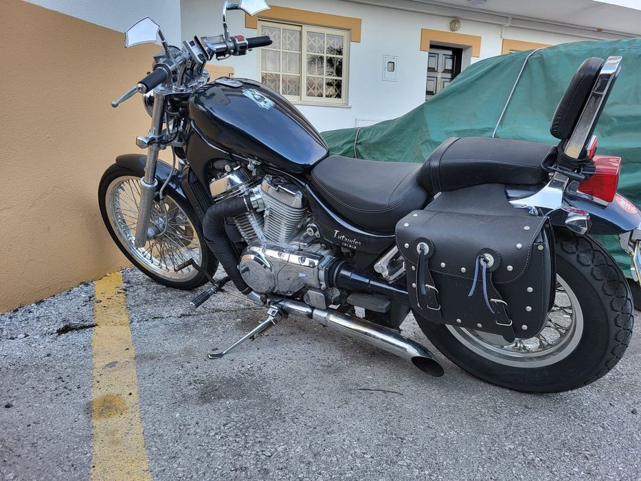 Suzuki Intruder VS800