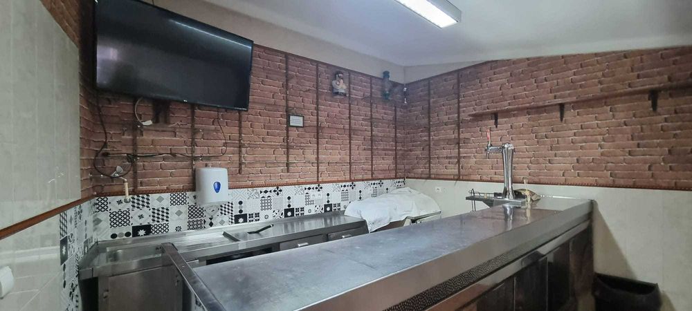 Arrenda-se café snack bar completamente equipado! Bom preço!