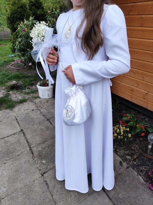 Sprzedam albę dla dziewczynki.