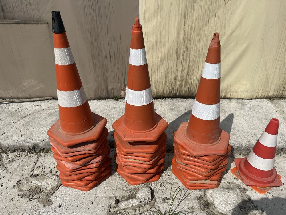 Pachołek drogowy h75cm