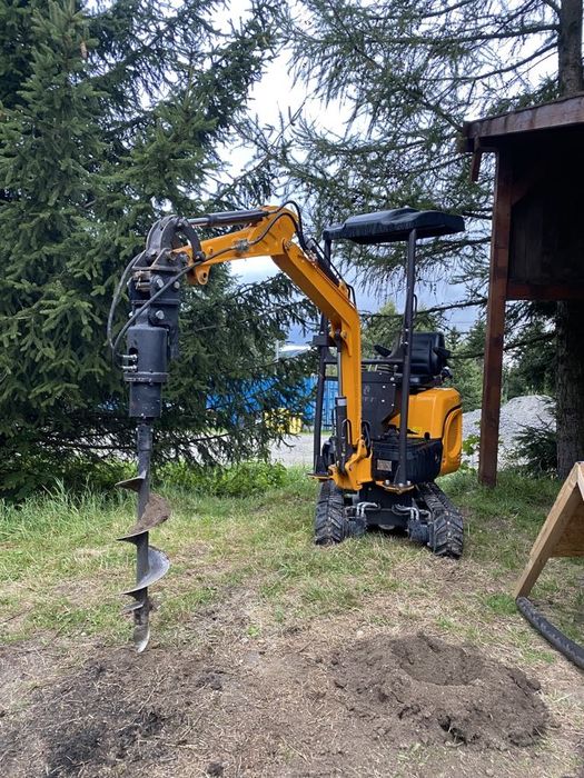Wynajem minikoparki z silnikiem KUBOTA 1200kg, w zestawie z 3 łyżkami