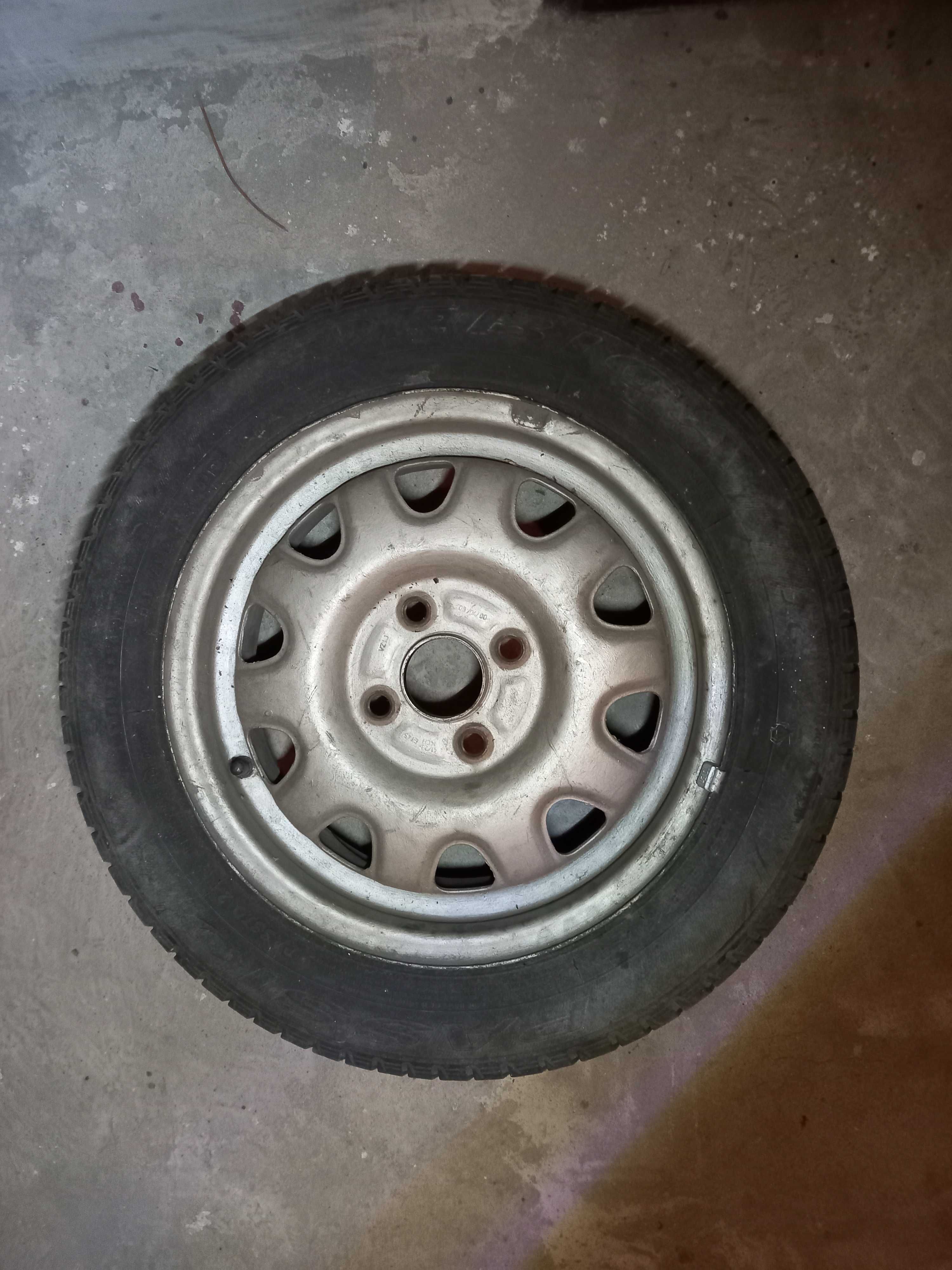 Opona z felgą 165/65 R14