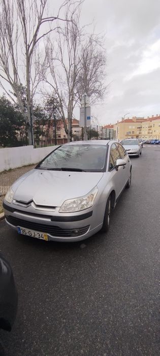 Citroen C4  com revisão feita