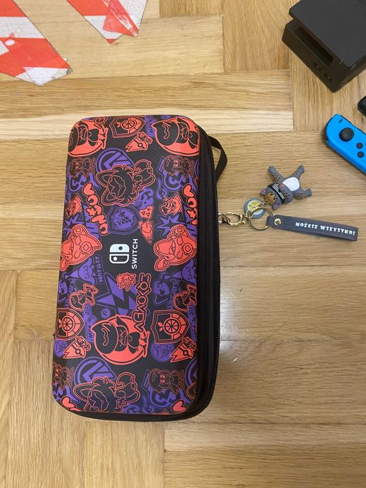 Nintendo Switch - stan bardzo dobry +3 gry +pokrowiec