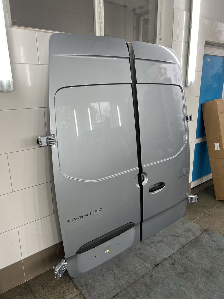 Задні високі двері сірі металік Mercedes Sprinter W907