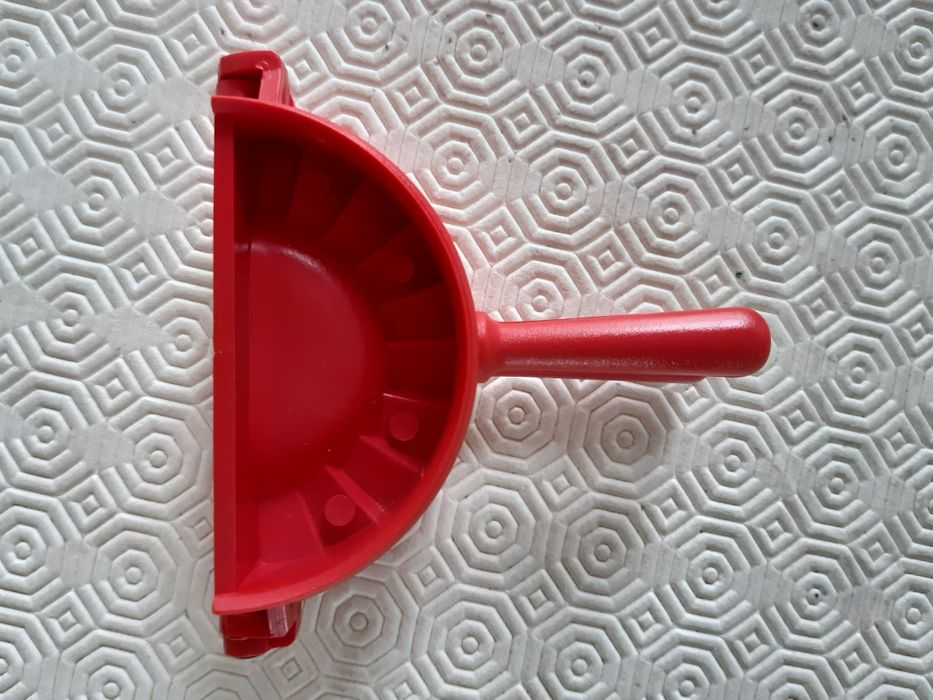 Utensílio para fazer rissois