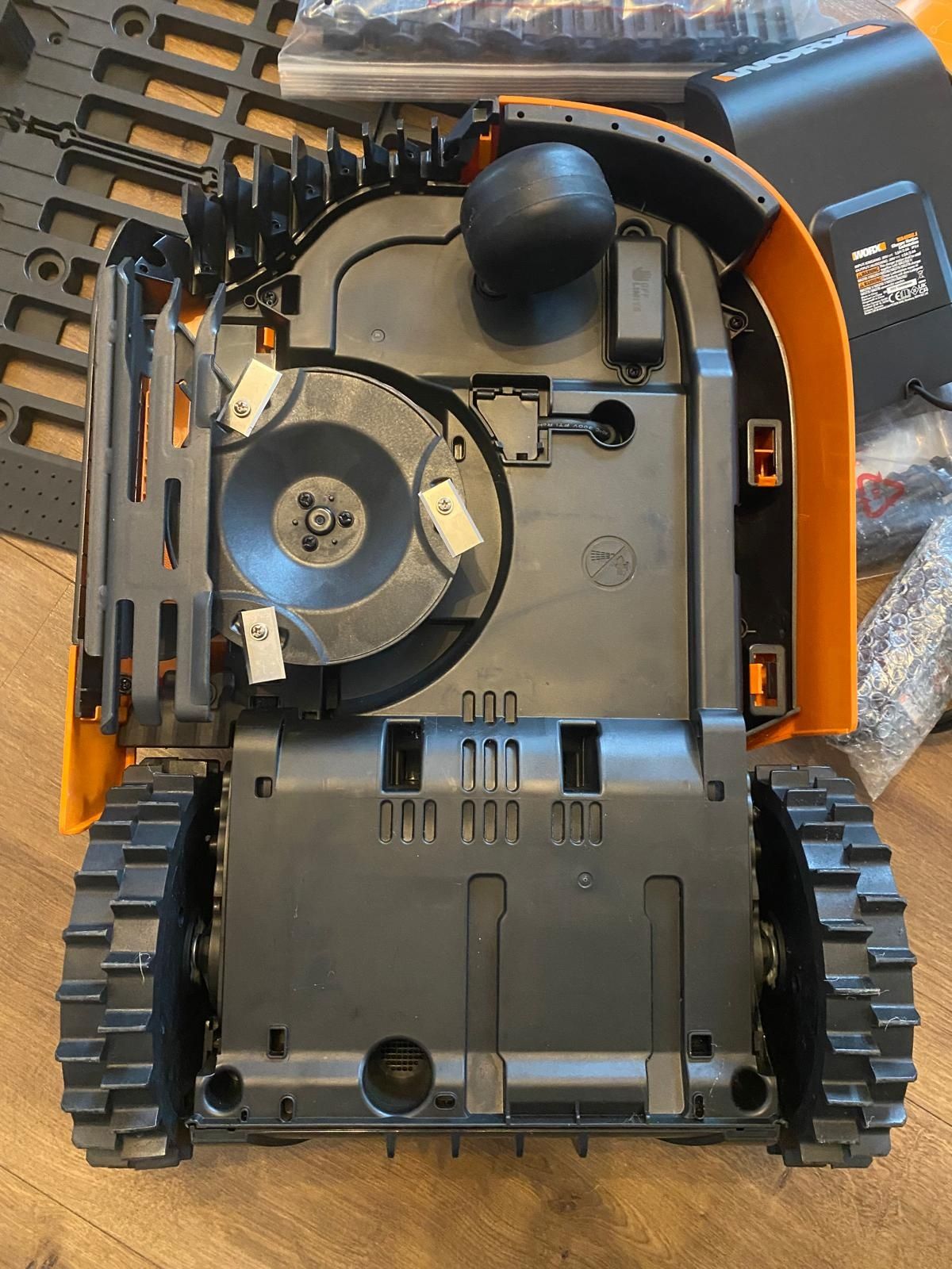 Robot koszący Worx