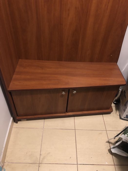 Regał na kurtki i buty