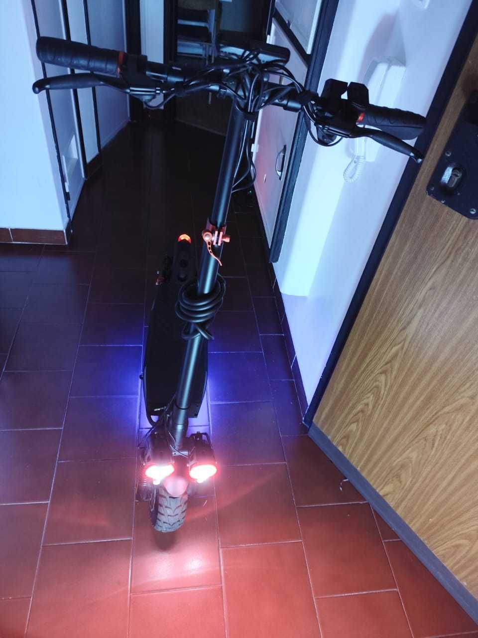 Scooter Impecável – Pouquíssimo Uso!