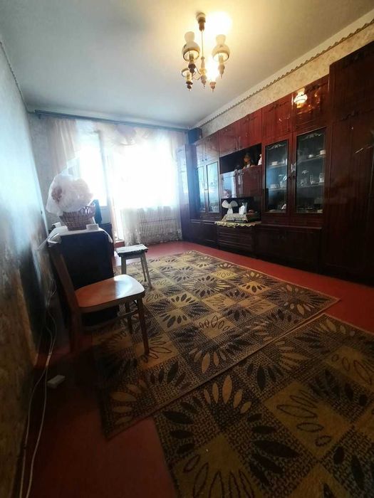 HE S4 Продам 3 комнатную квартиру метро Роганский ж/м ул. Луи Пастера