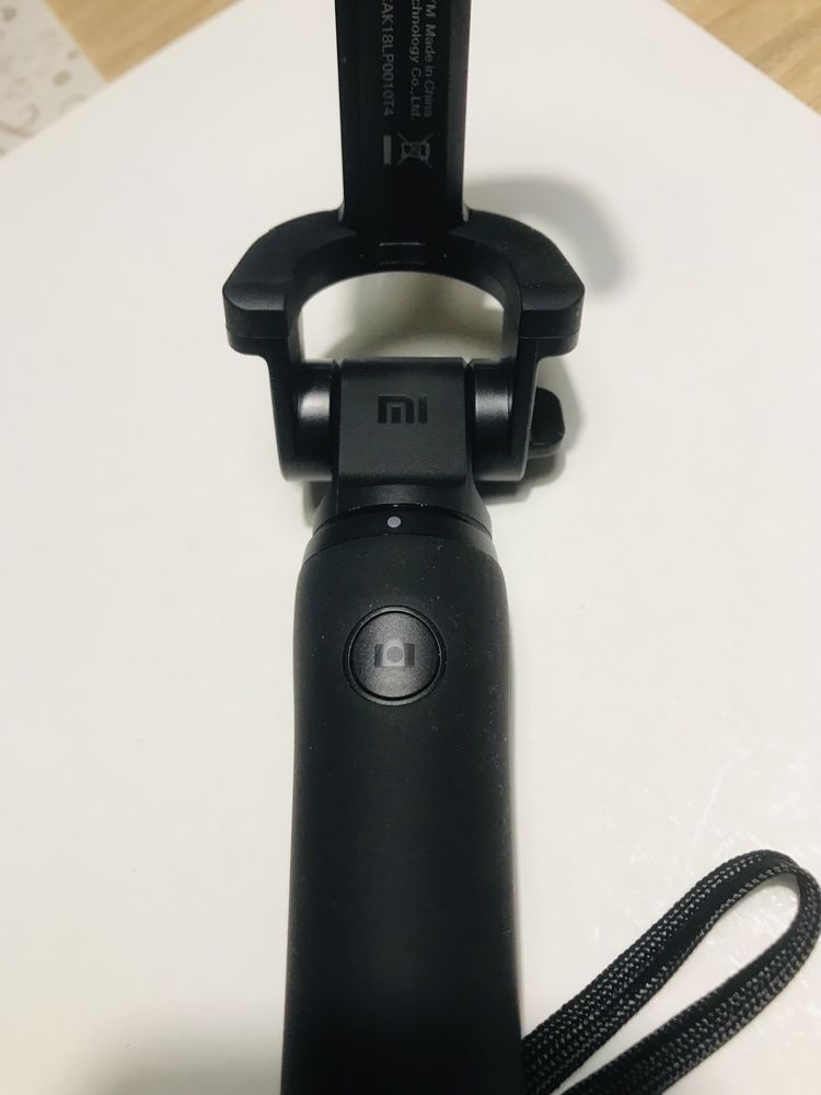 Селфи мопод Xiaomi MI Bluetooth Selfie Stick