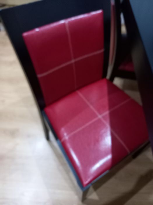 Mesa e 6 cadeiras