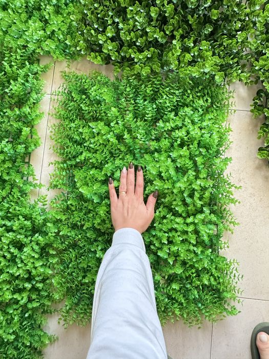 Painel de planta artificial.