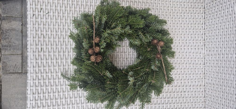 Zbieram zamówienia na wianki z żywej jodły , sosny.