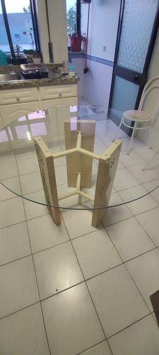 Mesa de cozinha de vidro