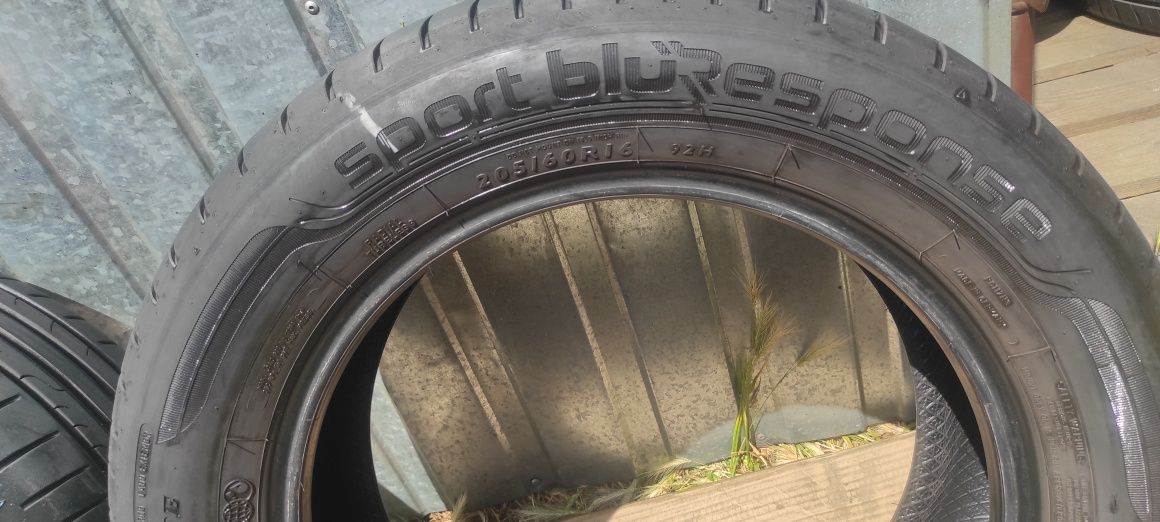 Sprzedam dwie opony 205 60R16 Dunlop jak  nowe!