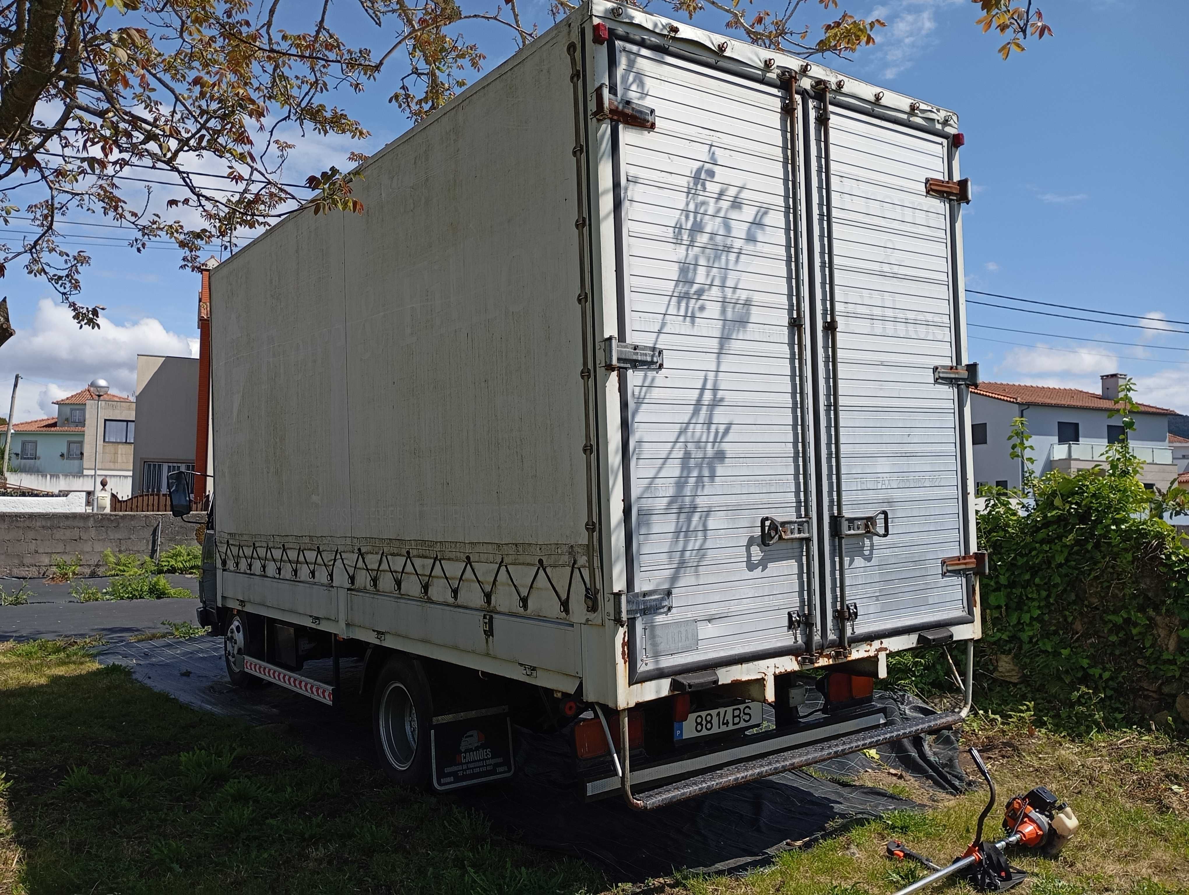 Nissan cabstar 3,5T 3500cc com caixa fechada, estrutura reforçada