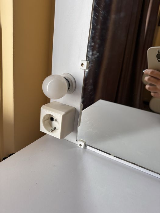 ТЕРМІНОВО! ПРОДАМ Візажний стіл, Трюмо Гримерний столик візажиста