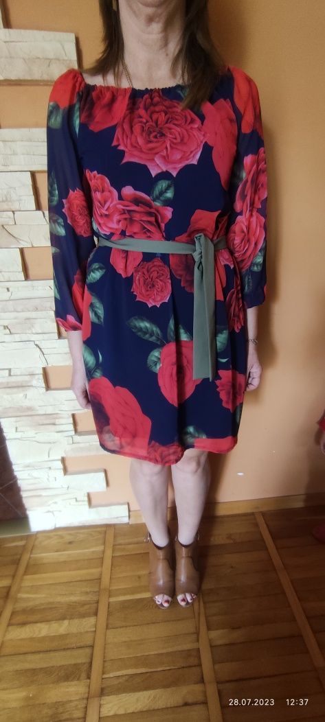 Sukienka letnia róże kwiecista